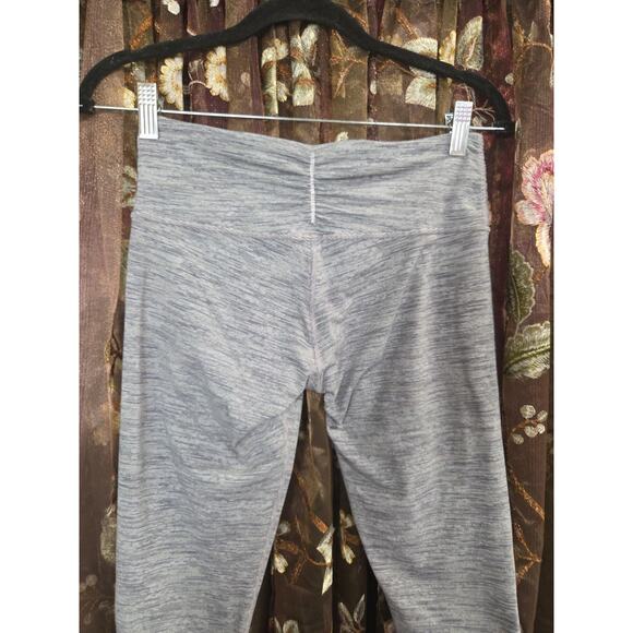 Lululemon Train Times Crop 17" size 6 Wee Are From Space Ice Grey Alpine White - Picture 9 of 13